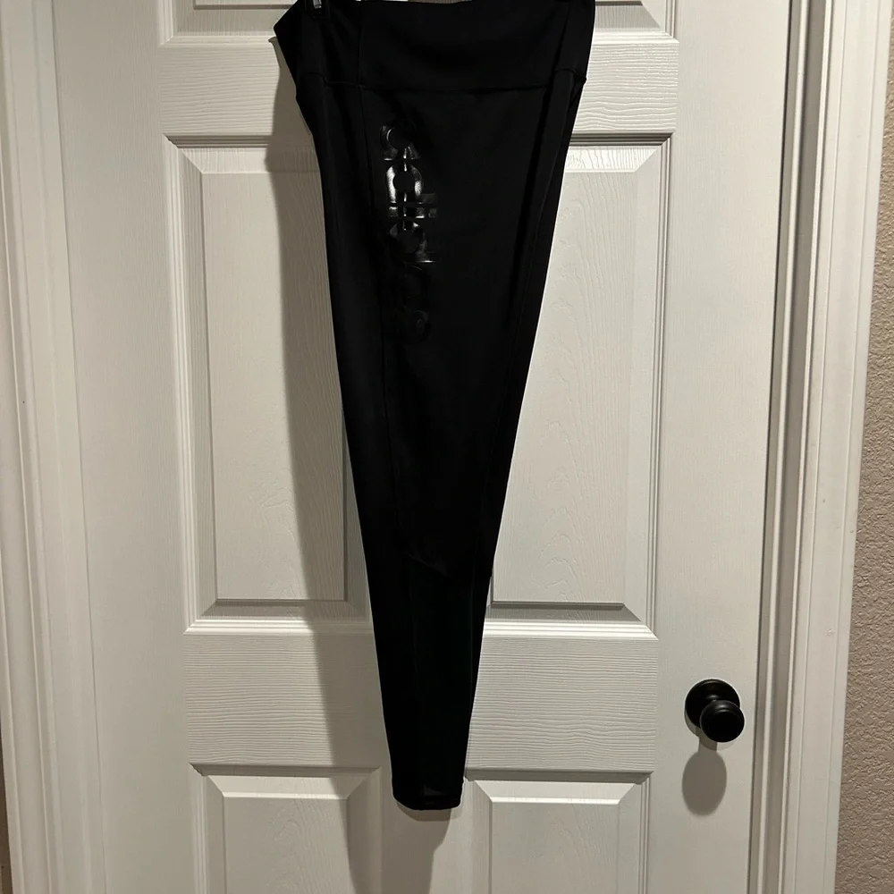 Adidas  work out pants ! - Picture 2 of 7